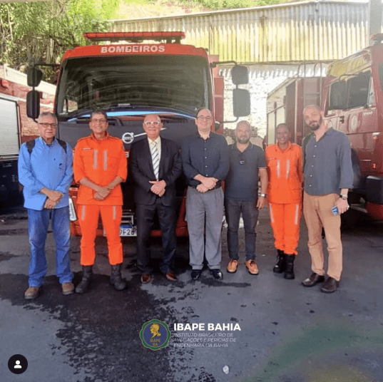 Diretores do Ibape-BA em visita ao Corpo de Bombeiros da Bahia